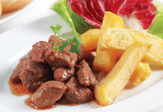 Trổ tài làm bò lúc lắc khoai tây chiên với nồi chiên không dầu