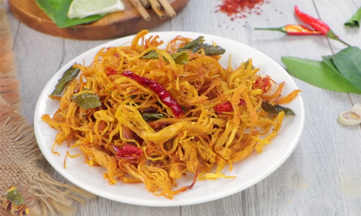 Cách làm món khô gà lá chanh bằng nồi chiên không dầu